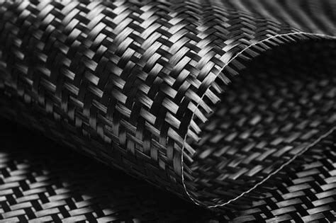  Reinforced Carbon Fiber: Eine Revolution für Leichtbau und Hochleistungsanwendungen!